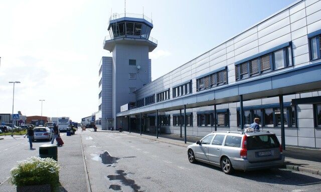 image: Full mann kastet av fly i går - prøvde igjen i dag